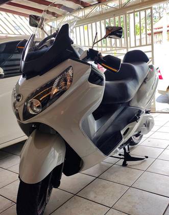 DAFRA MAXSYM 400i 
