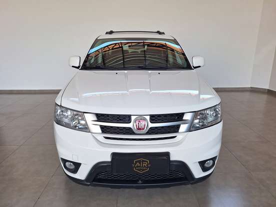 FIAT-FREEMONT-2015