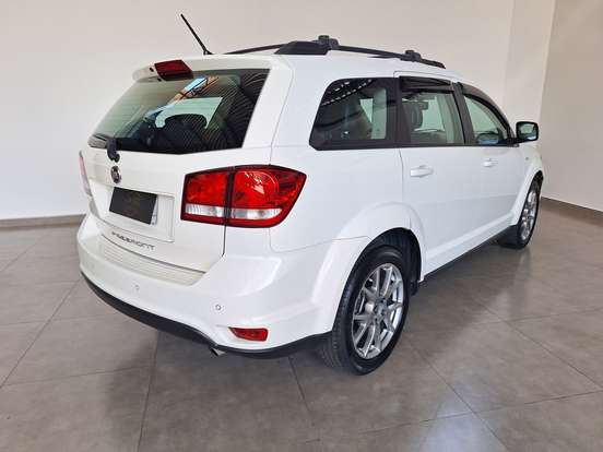 FIAT-FREEMONT-2015