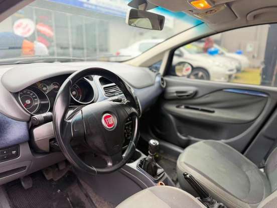 FIAT-PUNTO-2014