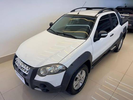 FIAT STRADA 1.8 MPI ADVENTURE CD 16V FLEX 2P AUTOMÁTICO