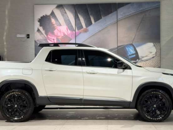 FIAT-TORO-1.3 TURBO 270 FLEX VOLCANO AT6 FIAT-TORO-2023