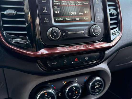 FIAT-TORO-1.8 16V EVO FLEX FREEDOM AT6 FIAT-TORO-2017