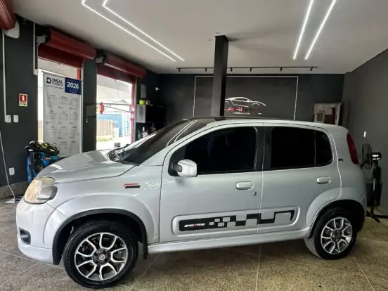 FIAT-UNO-1.4 SPORTING 8V FLEX 4P MANUAL FIAT-UNO-2011