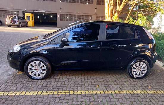 FIAT-PUNTO-2014