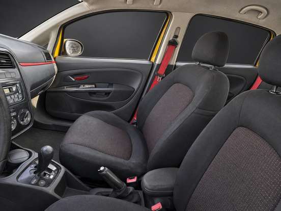 FIAT-PUNTO-1.8 SPORTING 16V FLEX 4P AUTOMATIZADO FIAT-PUNTO-2011