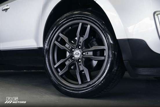 FORD-EDGE-2012