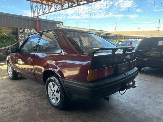 FORD-ESCORT-1992