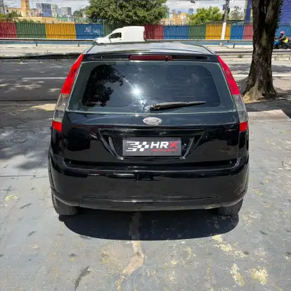 FORD-FIESTA-2010
