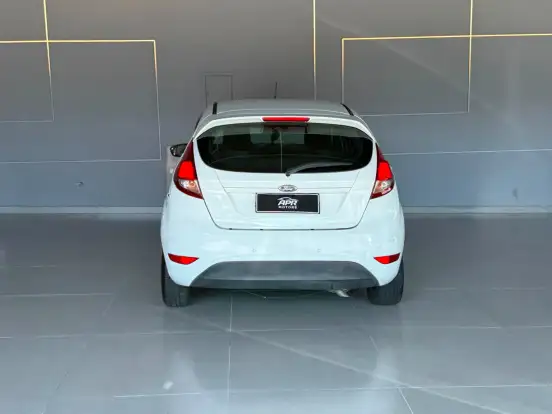 FORD-FIESTA-2015