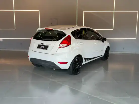 FORD-FIESTA-2015