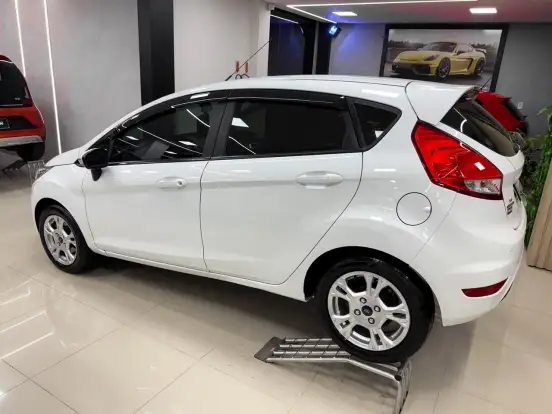 FORD-FIESTA-2014