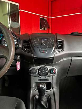 FORD-FIESTA-2015