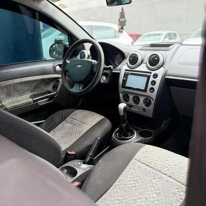 FORD-FIESTA-2012