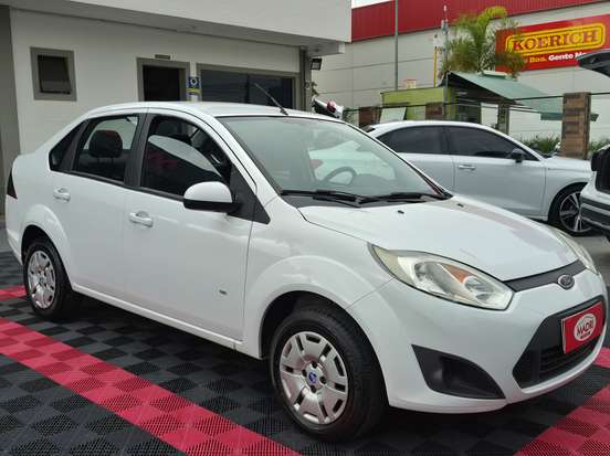 FORD-FIESTA-2013