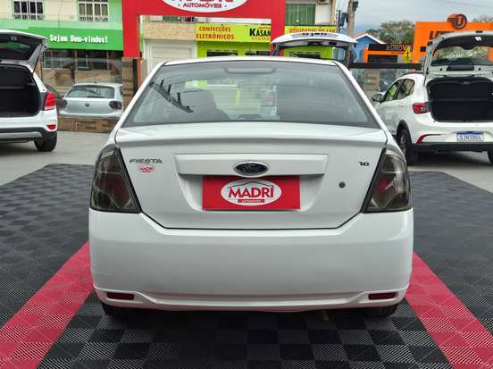 FORD-FIESTA-2013
