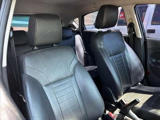 FORD-FIESTA-1.6 TITANIUM HATCH 16V FLEX 4P POWERSHIFT FORD-FIESTA-2014