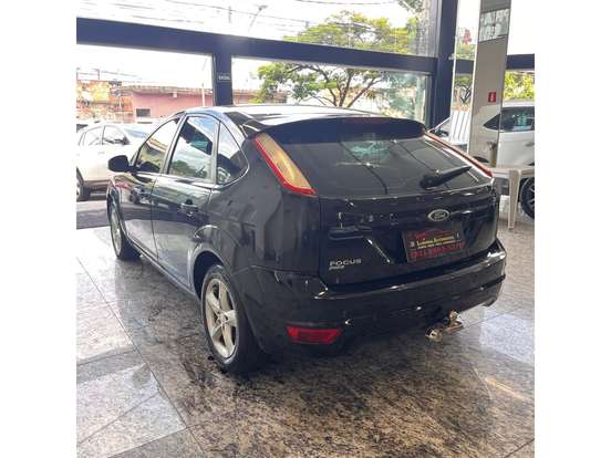 FORD-FOCUS-2011