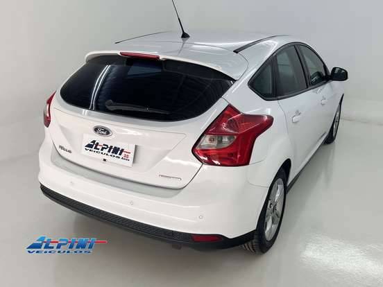 FORD-FOCUS-1.6 SE HATCH 16V FLEX 4P POWERSHIFT FORD-FOCUS-2013