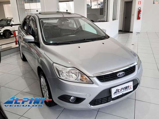FORD-FOCUS-2010
