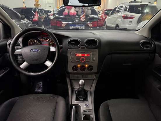 FORD-FOCUS-2013