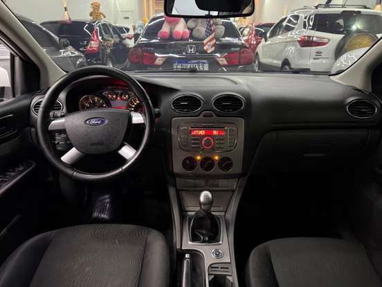 FORD-FOCUS-2013