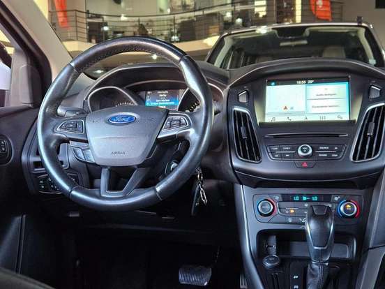 FORD-FOCUS-2017