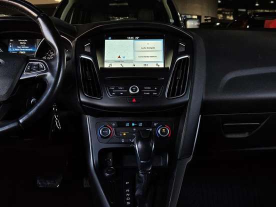 FORD-FOCUS-2017