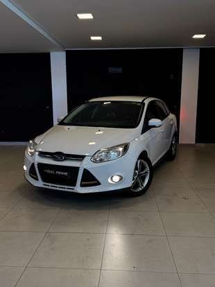 FORD-FOCUS-2015