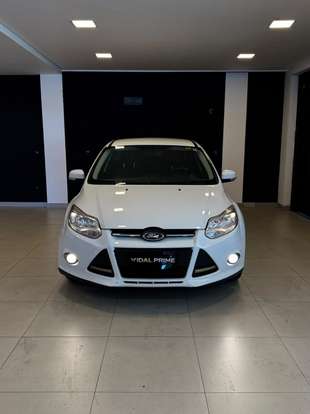 FORD-FOCUS-2015