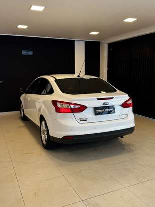 FORD-FOCUS-2015