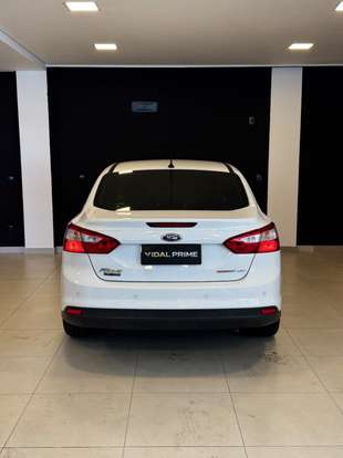 FORD-FOCUS-2015