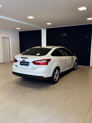 FORD-FOCUS-2015