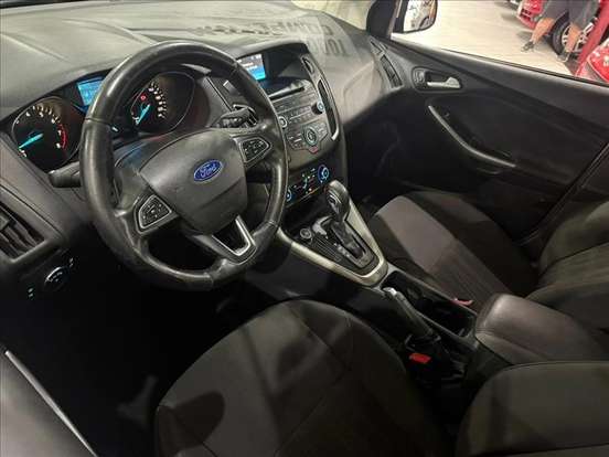 FORD-FOCUS-2015