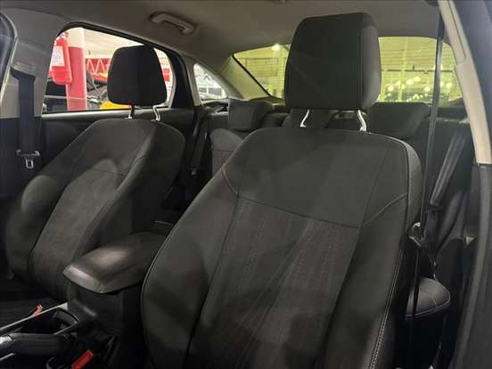 FORD-FOCUS-2015