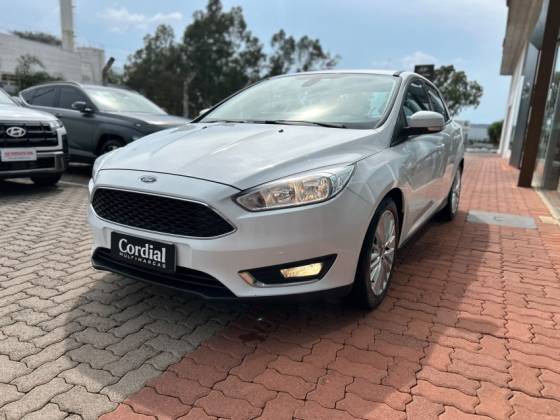 FORD FOCUS 2.0 SE SEDAN 16V FLEX 4P POWERSHIFT
