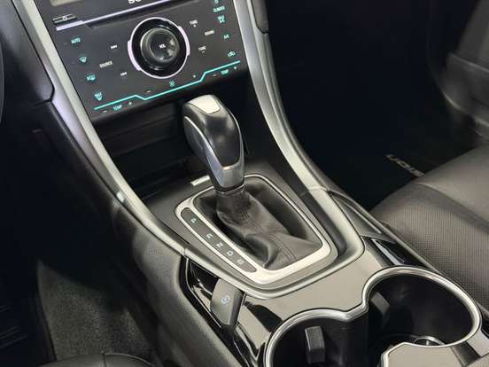 FORD-FUSION-2015
