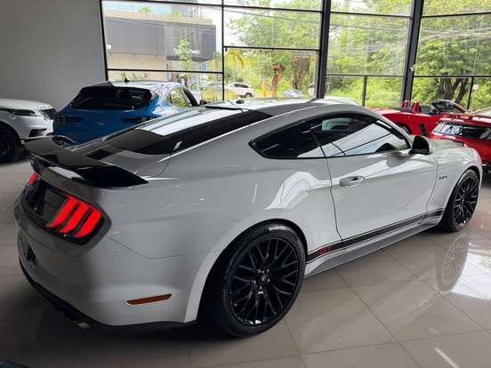 FORD-MUSTANG-2017