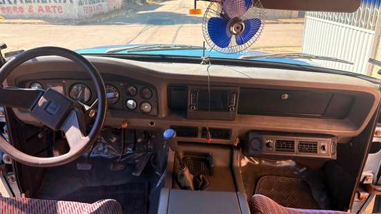 FORD-F-1000-1989