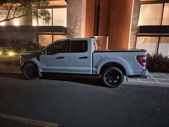 FORD-F-150-2023