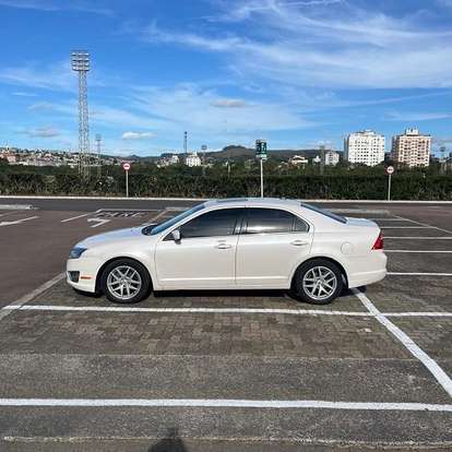 FORD-FUSION-2012