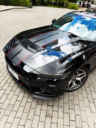 FORD-MUSTANG-2025