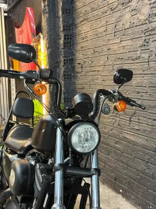 HARLEY-DAVIDSON-SPORTSTER XL 883 R-2011