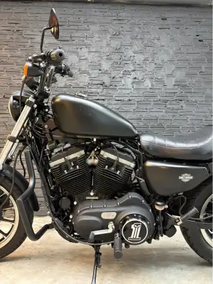 HARLEY-DAVIDSON-SPORTSTER XL 883 R-2011