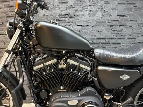 HARLEY-DAVIDSON-SPORTSTER XL 883 R HARLEY-DAVIDSON-SPORTSTER XL 883 R-2011