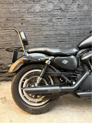 HARLEY-DAVIDSON-SPORTSTER XL 883 R-2011