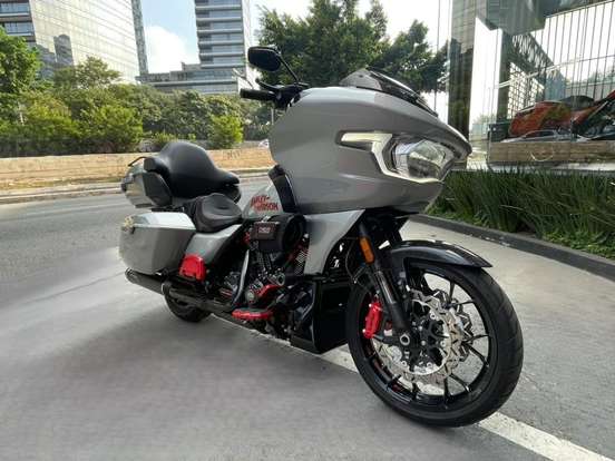 HARLEY-DAVIDSON-CVO ROAD GLIDE ST HARLEY-DAVIDSON-CVO ROAD GLIDE ST-2025