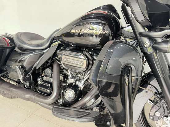 HARLEY-DAVIDSON-CVO STREET GLIDE HARLEY-DAVIDSON-CVO STREET GLIDE-2016