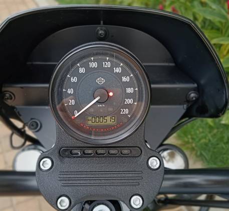 HARLEY-DAVIDSON SPORTSTER IRON 1200 