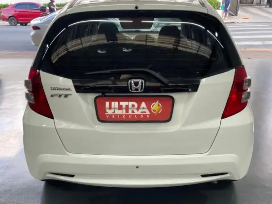 HONDA-FIT-1.4 DX 16V FLEX 4P MANUAL HONDA-FIT-2013